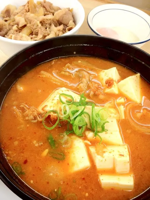 牛めし（小盛汁だく）＋チゲセット＠松屋 #昼ごはん #昼飯 #ランチ #丼|Takashi H.さん