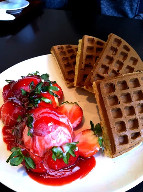 Strawberry Waffle|Tsung-Che Tsaiさん