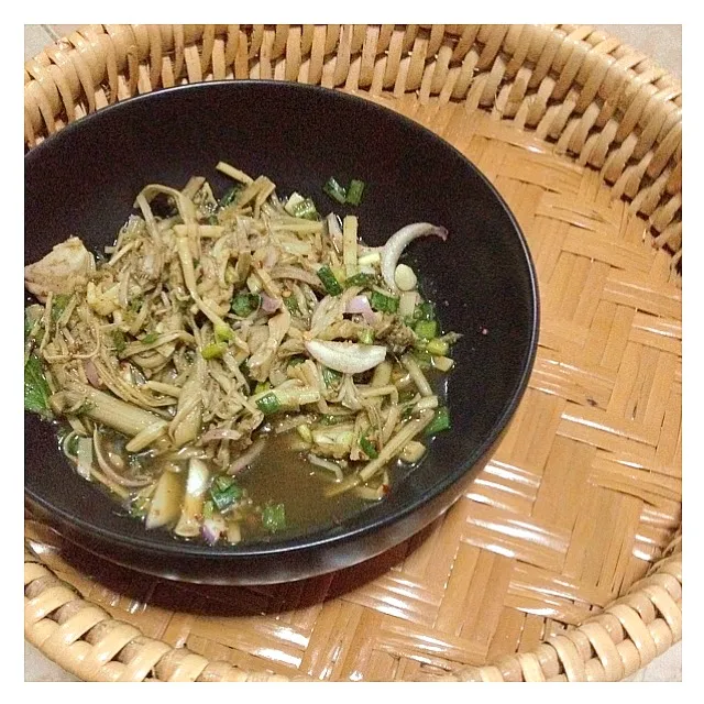 Snapdishの料理写真:spicy young-bamboo salad|@bangkokさん