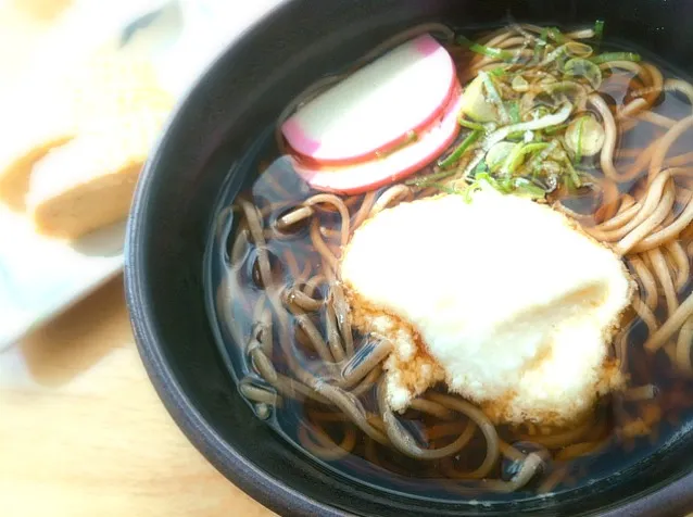 本日のランチ。とろろそばと卵焼き(400円)|JTKさん