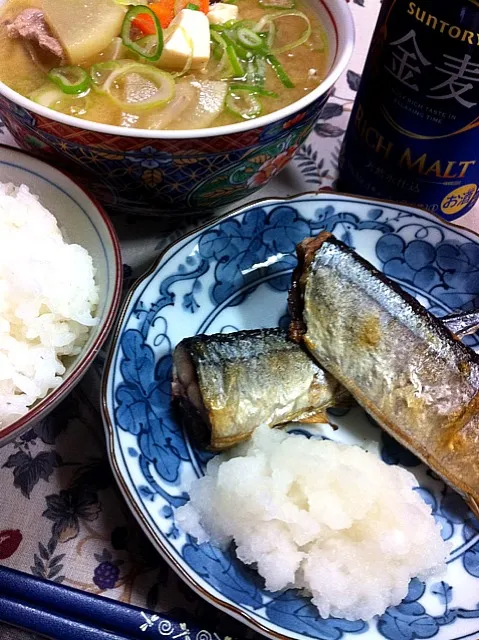 おかんの手料理(^^) サンマの塩焼きと豚汁。おかんの味うまし。|ramuta mitohiさん