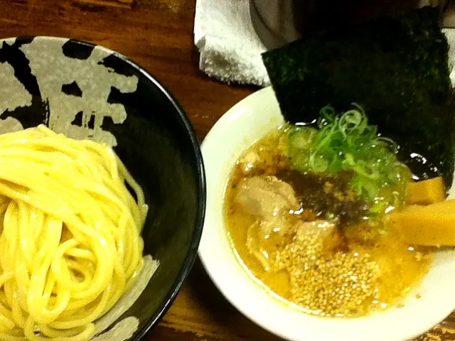 こってりかつお合わせ。麺は米粉入りでとぅるっとぅる！|やじこさん