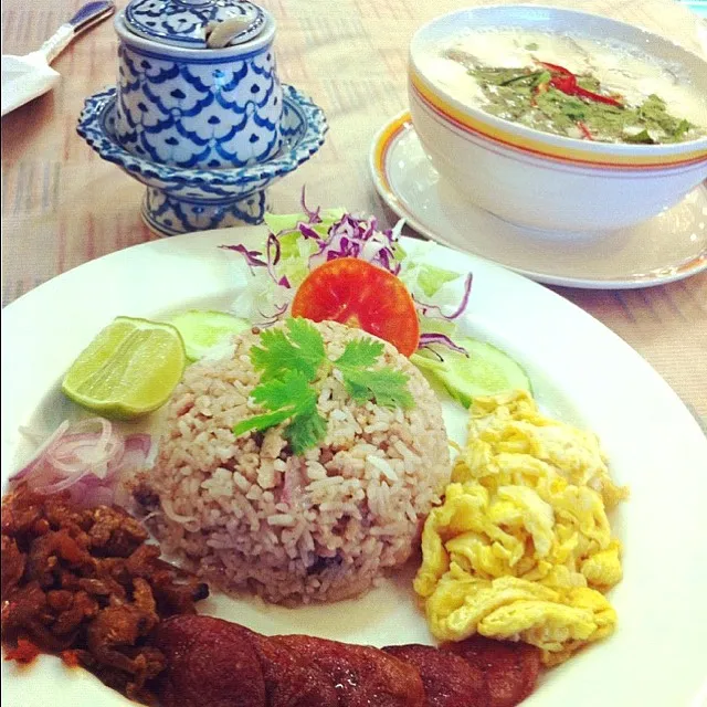 Fried rice in Thai Style & Coconut milk soup with chicken|GedoGadeさん