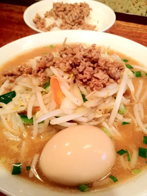 タンメン（麺半分、野菜多め）＋味玉＋挽肉ご飯  #ランチ #麺|Takashi H.さん