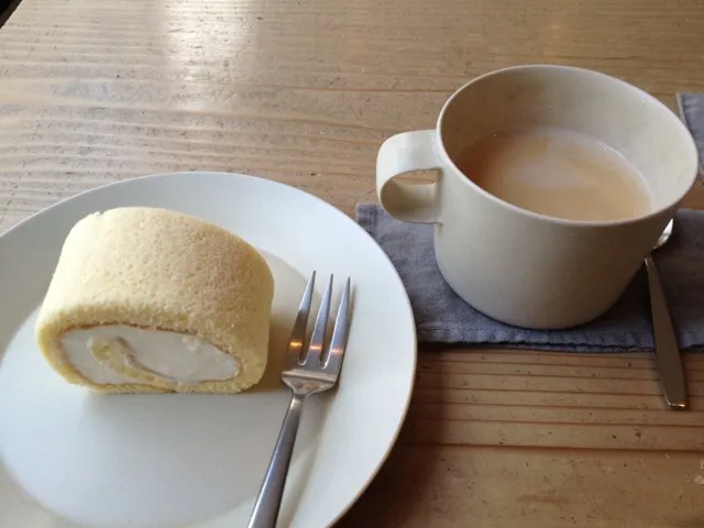 ロールケーキとほうじミルク|masakoさん