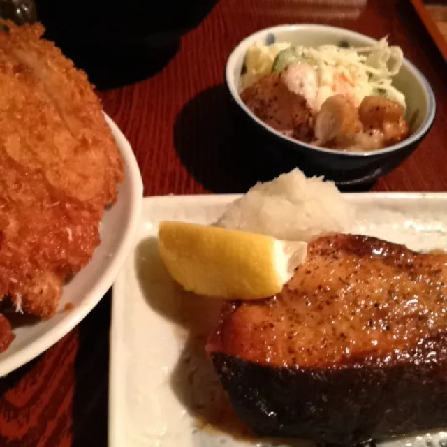 ブリの照り焼きとチキンカツ|Hajime Sakaiさん