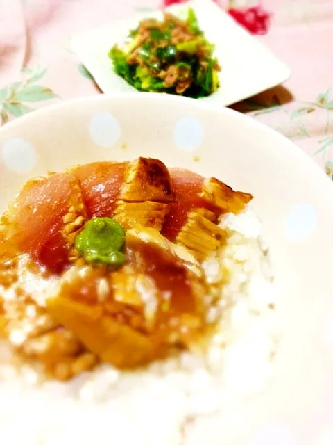 Snapdishの料理写真:びんちょうまぐろ炙り丼|miieさん