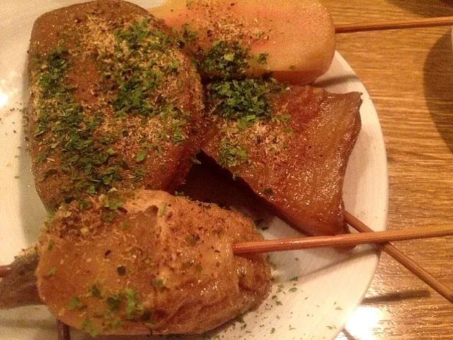 Snapdishの料理写真:静岡おでん。黒はんぺん、白焼き、ナルト、しのだ巻き|HassyHさん