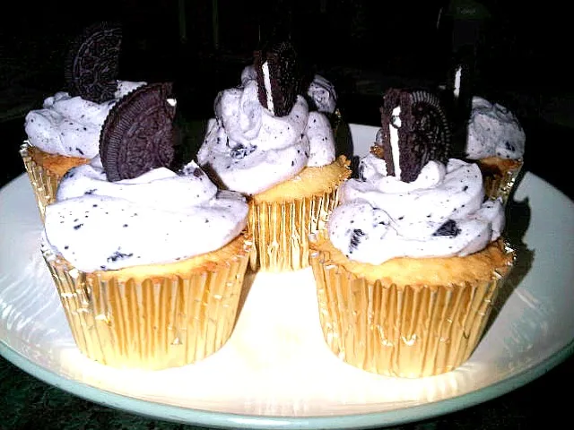 homemade oreo cupcakes|Marcella Ervitaさん