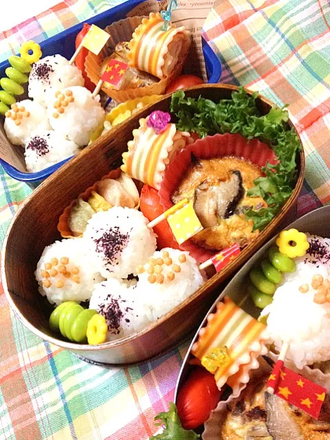 Snapdishの料理写真:お団子おにぎり弁当☆|Sakuranさん