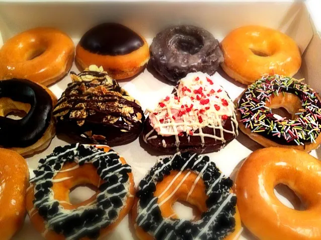 Krispy kreme DOUGHNUTSchocolate KARNIVAL|あみん´ω`)ﾉさん