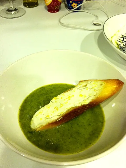 Artichoke Mint Soup with Lemony Goat Cheese Toasts|Michelleさん