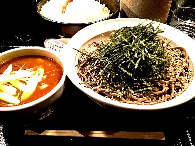 蕎麦屋  礎のカレー蕎麦 大盛りはデカイ|大阪カレー部長さん