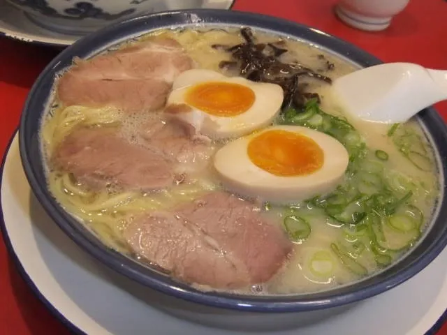 Snapdishの料理写真:博多ラーメン|yukichiruさん