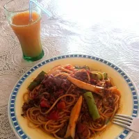 Snapdishの料理写真:エリンギとアスパラのミートソースパスタ作った(≧∀≦)|yuko hattoriさん