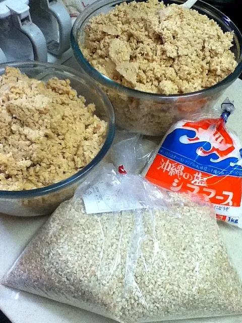 大豆茹でた！潰した！味噌仕込んでるなう|hoppycowさん