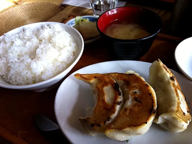 三粒餃子定食|とこちゃんさん