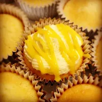 Snapdishの料理写真:Clementine cupcake! w/Mascarpone cream & clementine curd :)|amikokungさん