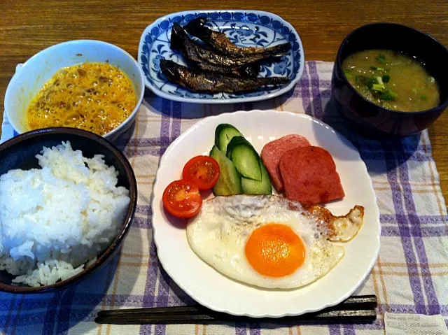 味噌汁   めざし 納豆  目玉焼き|高田恵子さん