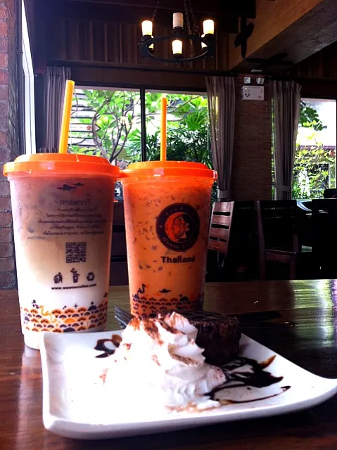 Ice Thai Tea & Ice Caramel O|conanjungさん