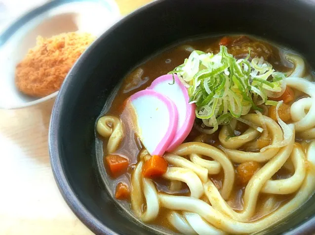 本日のランチ。カレーうどんとコロッケ(350円)|JTKさん