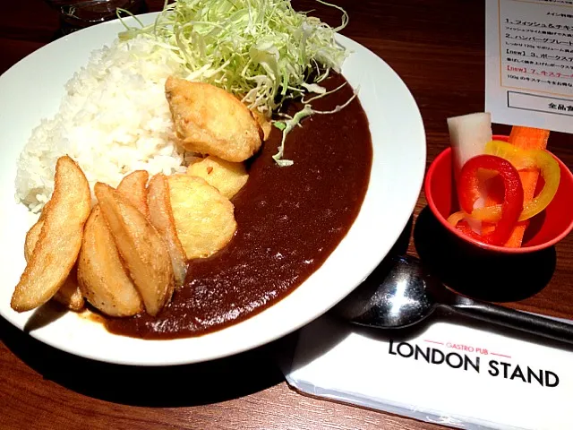 PUB LONDON STAND のフィッシュ&チップスカレー、ちょっとお高め(^^;;|大阪カレー部長さん