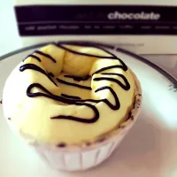 Buttercream Chocolate cupcake|Rebecca Ravenna Leeさん