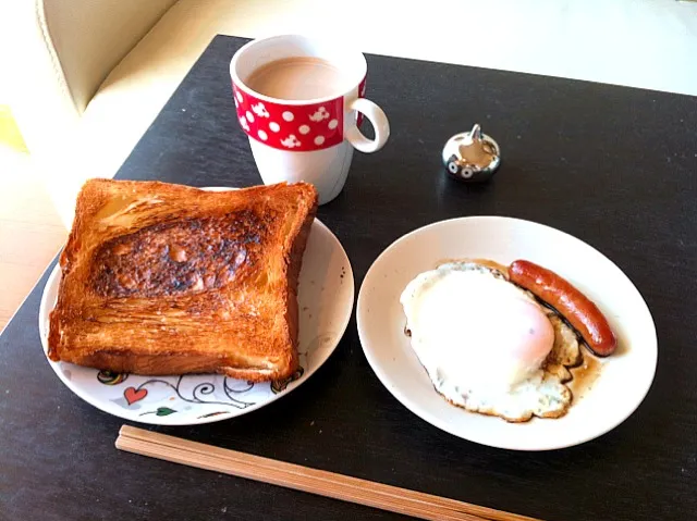 さくさくのデニッシュ食パンであさごはん  いい休日|てつこさん