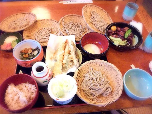 そば定食と鶏もつ|イヌノヒトさん