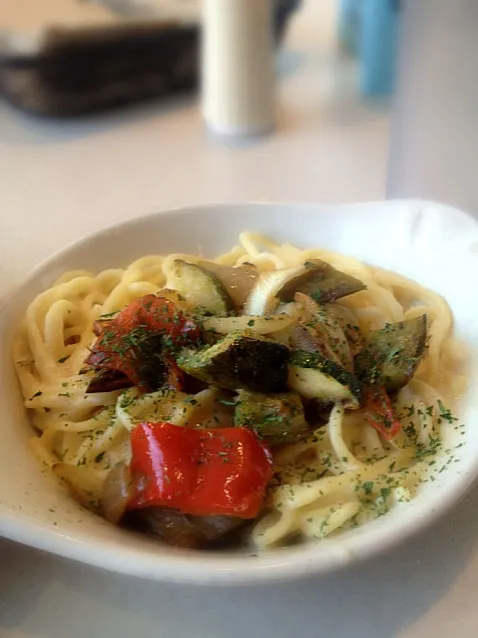 Snapdishの料理写真:Vegetable linguine|Ryan Millerさん