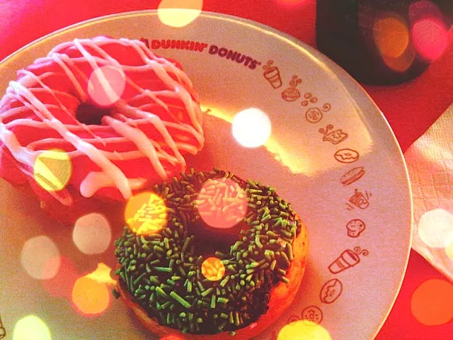 Dunkin Donuts': Cruller & Mint Sprinkles|Jessica S.さん