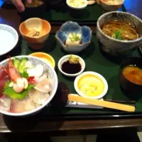 海鮮丼ランチ|ほしたくさん