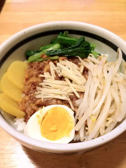 再現！ 鬍鬚張魯肉飯|ダンナさん