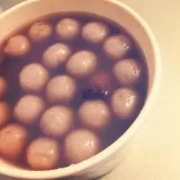 Snapdishの料理写真:Red bean soup with taro balls|vincentさん