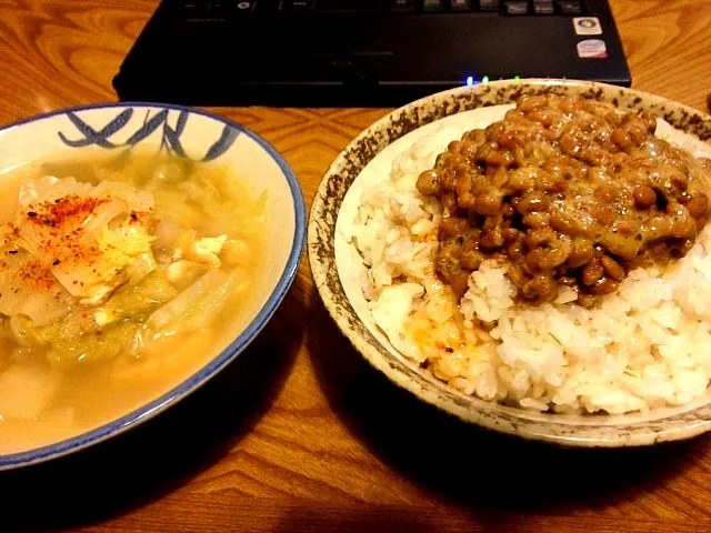 麦飯に納豆玉子、白菜と油揚げの味噌汁|Kenny Hiraiさん