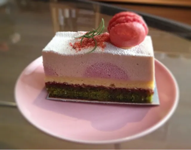 wild strawberry, pistachio, peach|Margaretさん