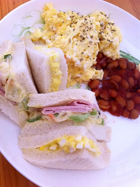 Sandwich、scrambled egg、potato beans|Zさん