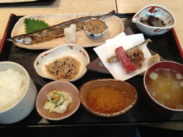 Snapdishの料理写真:さんま定食|神楽坂世界喫茶さん