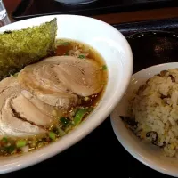 Snapdishの料理写真:醤油ラーメンセット|aiperさん