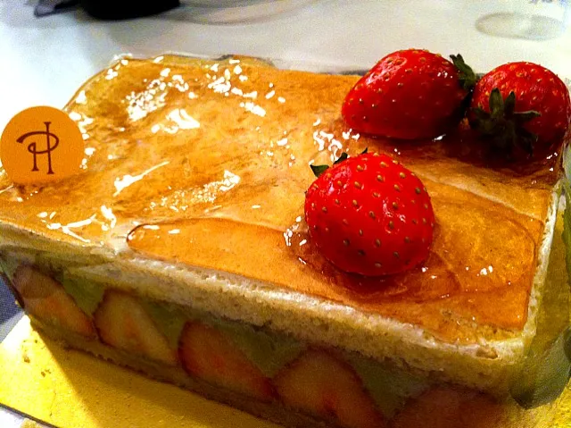 Pierre Herme's strawberry cake!|kanaさん