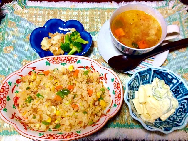 炒飯、野菜スープ、リンゴサラダ、ヒラメのムニエル|Akihiro Sasayamaさん