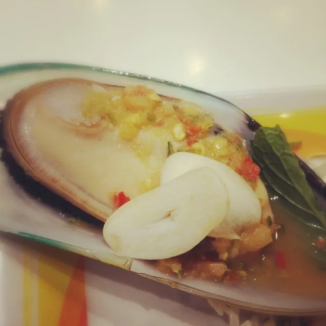 Green Mussel with Thai style spicy sauce|Meiko S. Limさん