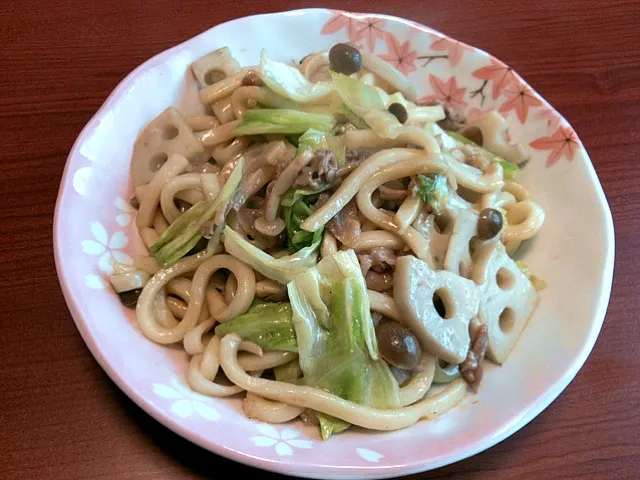 Snapdishの料理写真:焦がしバター醬油の焼うどん|naamie☻**さん