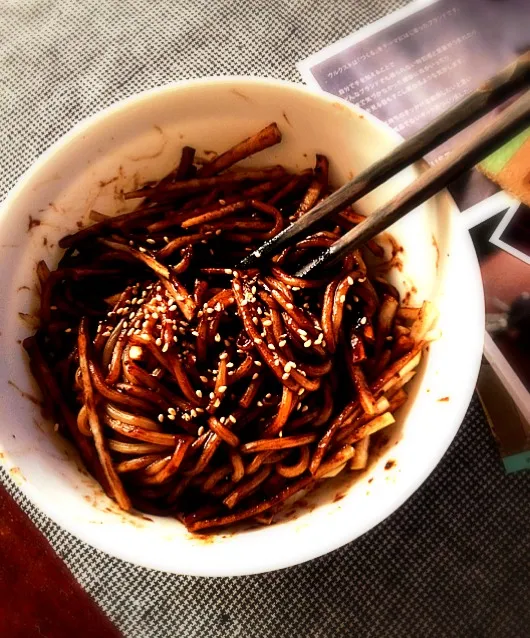 韓国の黒い汁なし麺  チャジャンミョン|Mitsukoさん