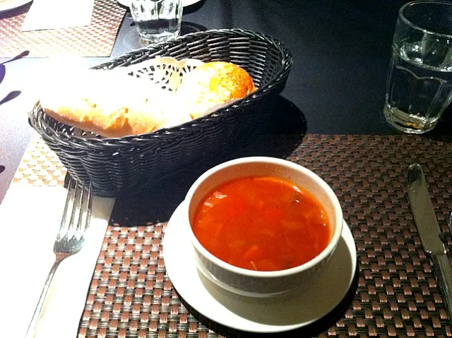 vegetable soup with breads|quietleaさん