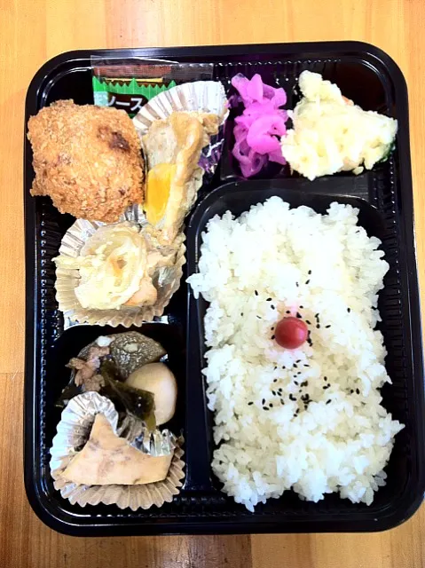 Snapdishの料理写真:日替わり幕の内弁当|たんぽぽ娘さんさん