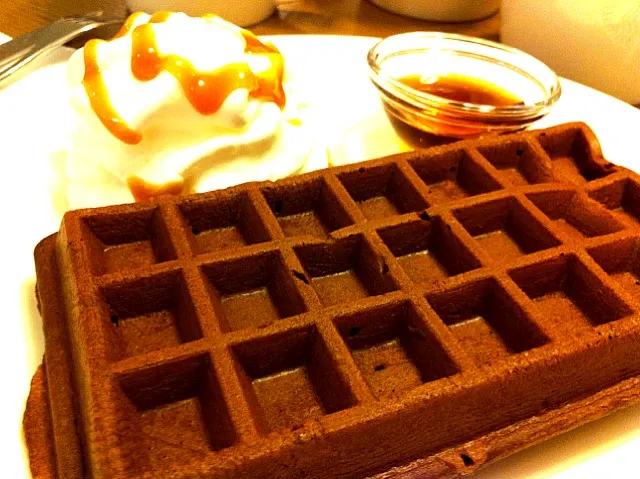 Snapdishの料理写真:chocolate waffle from starbucks|vivianさん