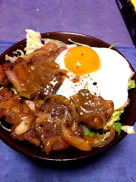 豚肉味噌ゴマ炒め丼 めっちゃうまー！|ueharaさん