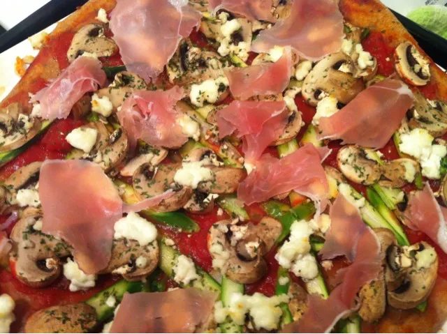 wholemeal prosciutto pizza|sumyeeさん