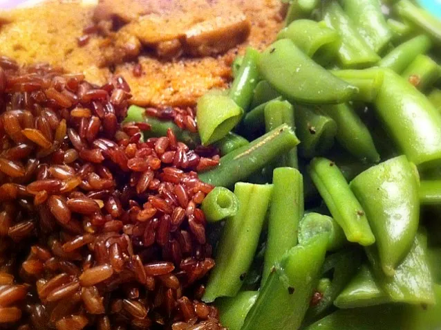 seitan with redrice, beans, and snap peas|Gabiさん